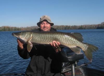 Hayward Wisconsin Muskie Fishing the Chippewa Flowage with Ty Sennett Musky  Guide and Fishing Tackle Service - Photo Album